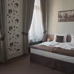 ホテル Erzsebet Kiralyne Szalloda Gödöllő