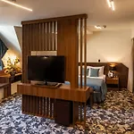 Erzsebet Kiralyne Szalloda 3*