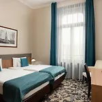 Erzsebet Kiralyne Szalloda 酒店 3*