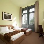 Erzsebet Kiralyne Szalloda 3* Gödöllő