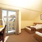 Erzsebet Kiralyne Szalloda 酒店 Gödöllő
