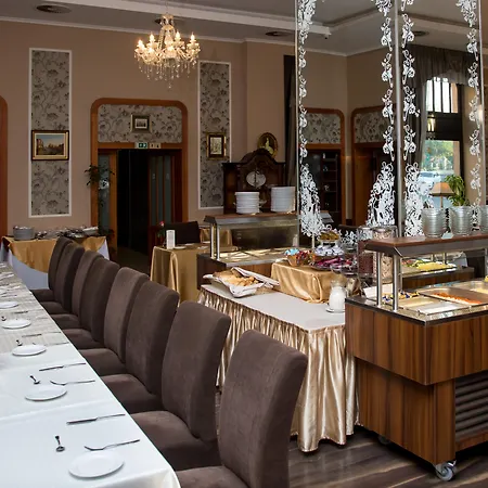 Erzsebet Kiralyne Szalloda Hotel Godollo