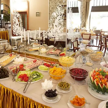 Erzsebet Kiralyne Szalloda Hotel 3*