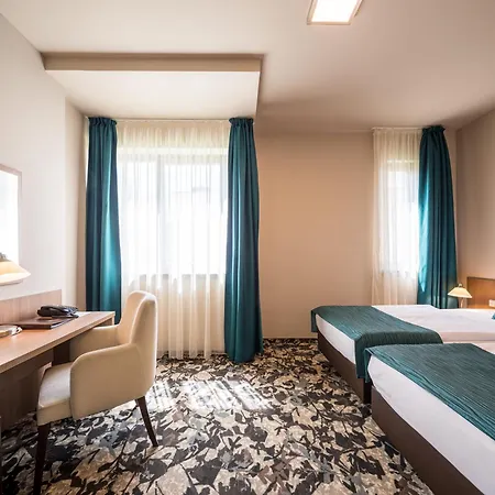 Erzsebet Kiralyne Szalloda Hotel 3*