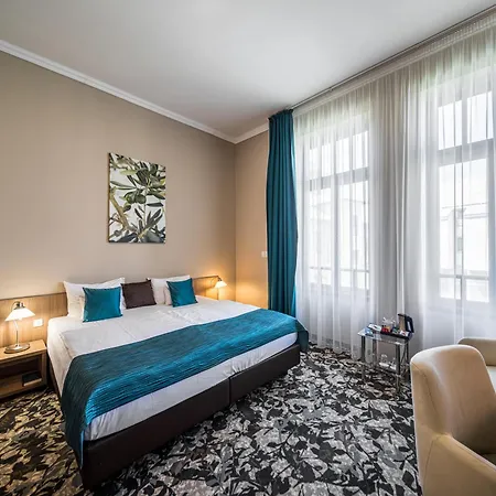 Hotel Erzsebet Kiralyne Szalloda 3*