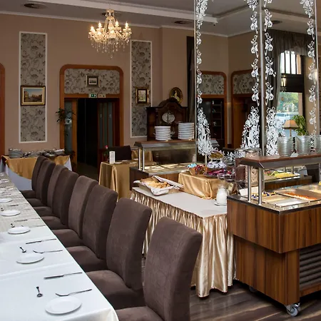 Erzsebet Kiralyne Szalloda 3* Gödöllő