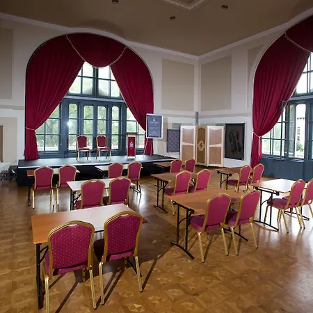 Erzsebet Kiralyne Szalloda 3* Gödöllő