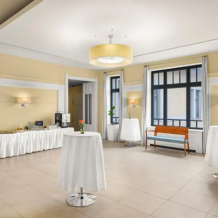 Erzsebet Kiralyne Szalloda Hotell