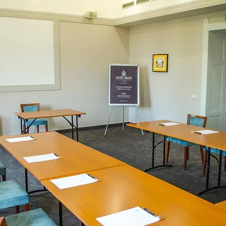 Erzsebet Kiralyne Szalloda 3* Gödöllő