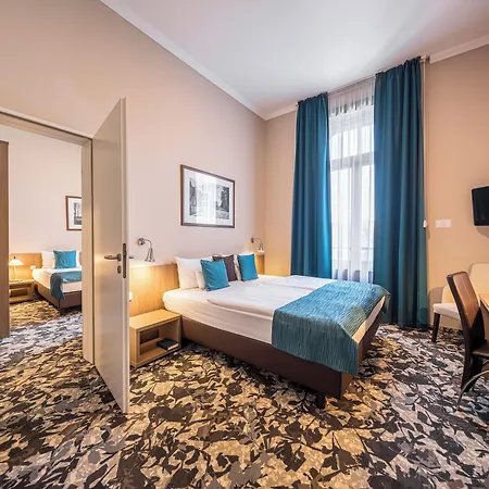 Erzsebet Kiralyne Szalloda Hotel 3*