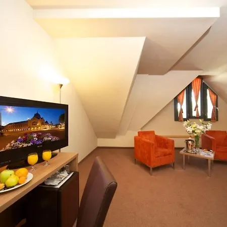 Erzsebet Kiralyne Szalloda 3* Gödöllő