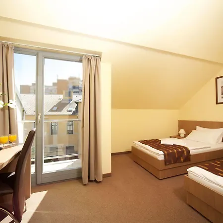 Erzsebet Kiralyne Szalloda Hotel Gödöllő