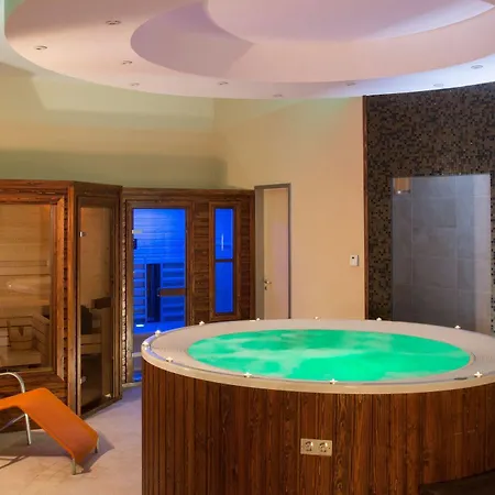 Erzsebet Kiralyne Szalloda Hotel 3*