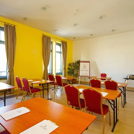 Erzsebet Kiralyne Szalloda 3*