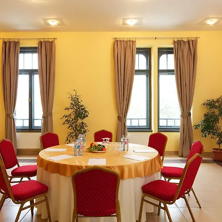 Hotel Erzsebet Kiralyne Szalloda Gödöllő
