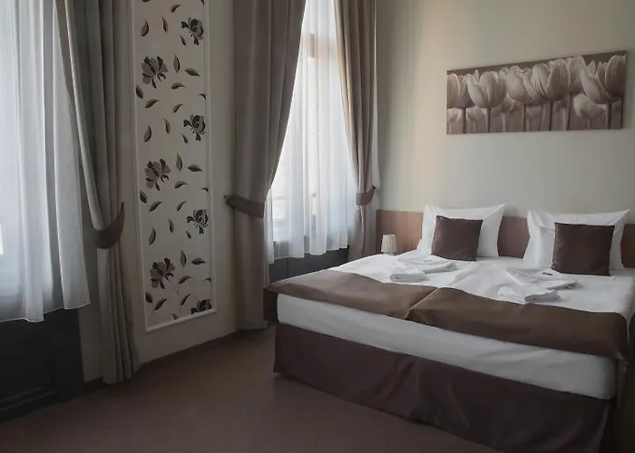 Hotell Erzsebet Kiralyne Szalloda Gödöllő