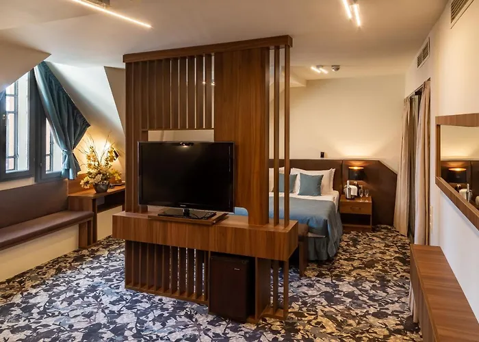 Erzsebet Kiralyne Szalloda 3*