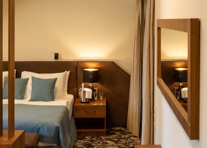 Erzsebet Kiralyne Szalloda Hotell Gödöllő