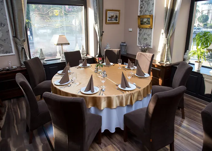 Erzsebet Kiralyne Szalloda Hotell 3*