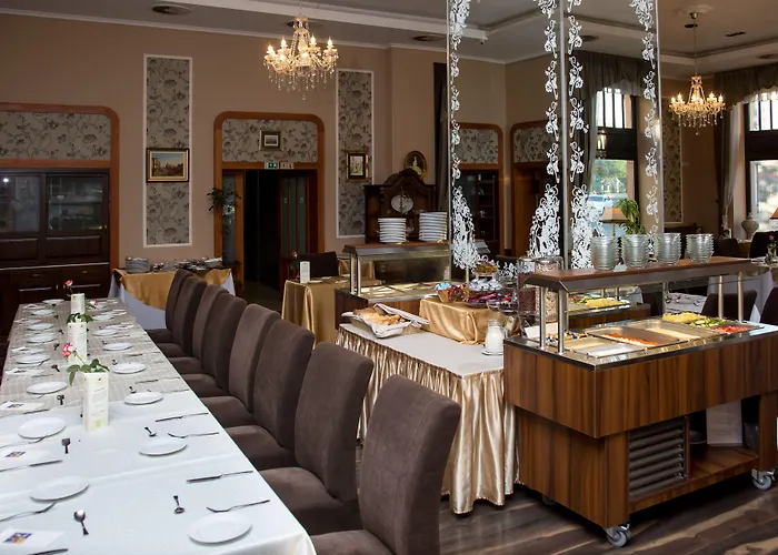 Erzsebet Kiralyne Szalloda 3* Gödöllő