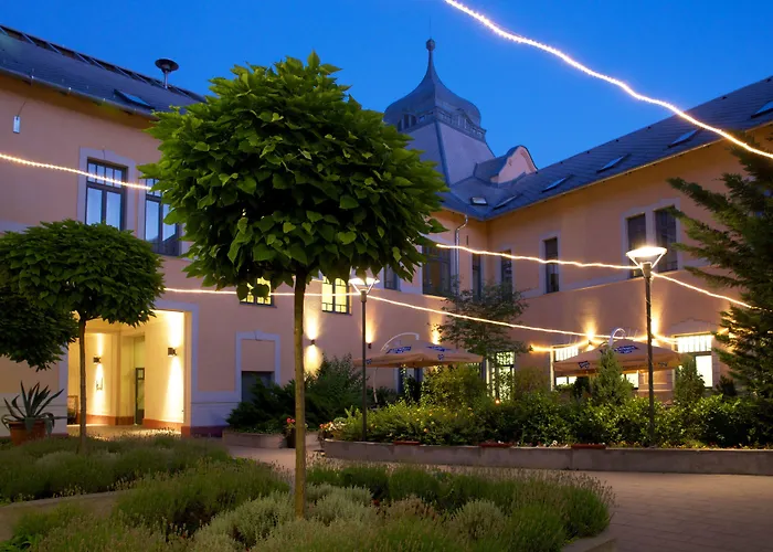 Erzsebet Kiralyne Szalloda Hotel 3*