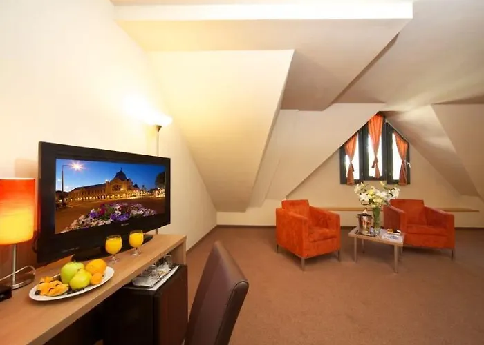 Erzsebet Kiralyne Szalloda 3* Gödöllő