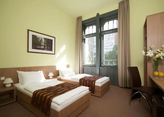 Erzsebet Kiralyne Szalloda 3* Gödöllő
