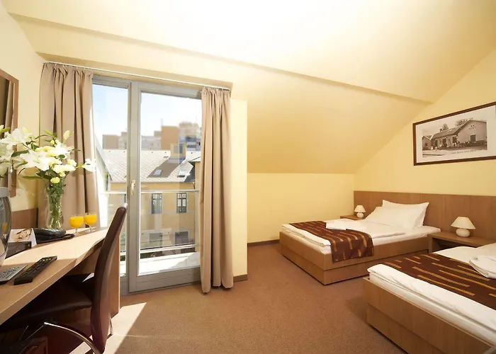 Erzsebet Kiralyne Szalloda Hotell Gödöllő