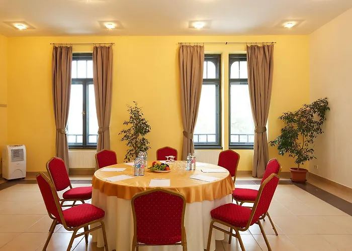 Hotell Erzsebet Kiralyne Szalloda Gödöllő